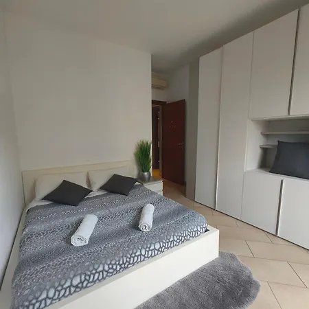 Διαμέρισμα Appartamento Milano Duomo-Porta Romana M3 *