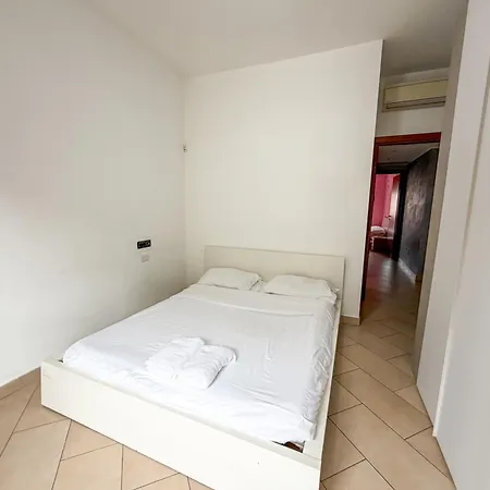 Apartment Duomo-porta Romana M3 *